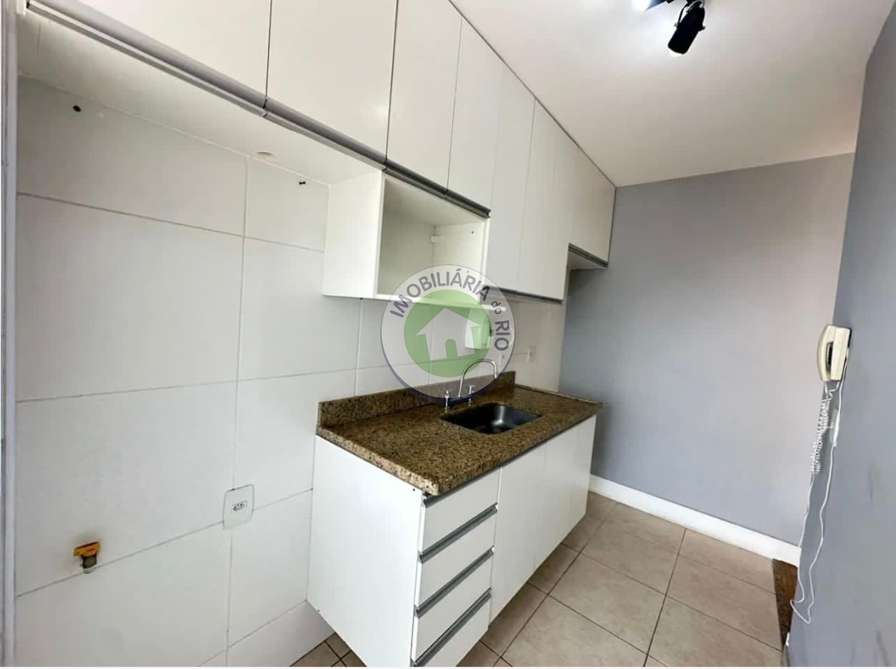 Apartamento à venda com 2 quartos, 70m² - Foto 9