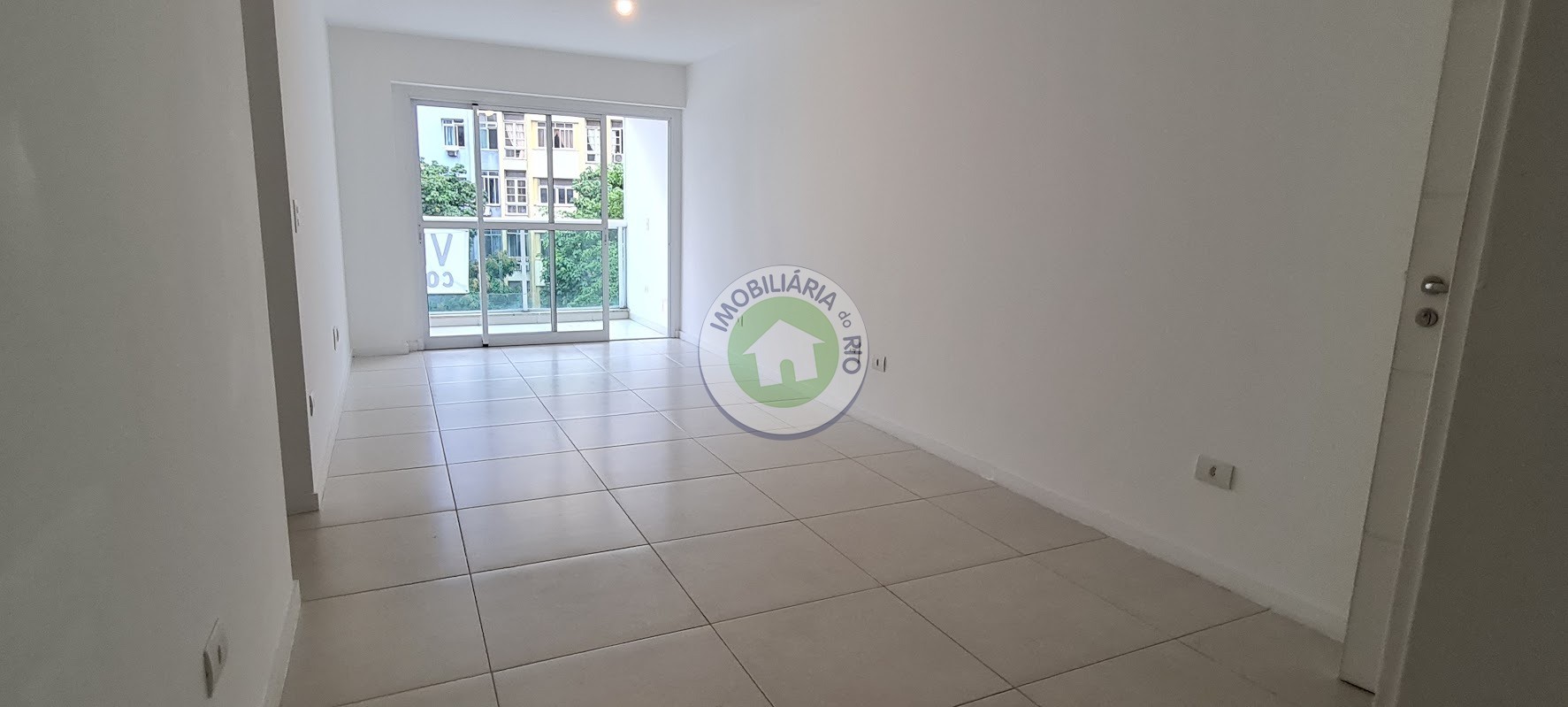 Apartamento à venda com 3 quartos, 94m² - Foto 1