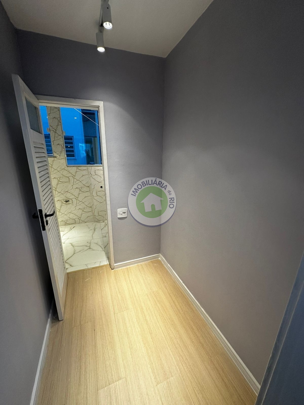 Apartamento à venda com 2 quartos, 70m² - Foto 19