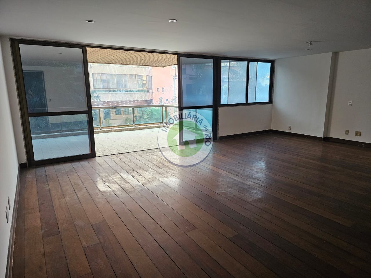 Apartamento à venda com 3 quartos, 147m² - Foto 6