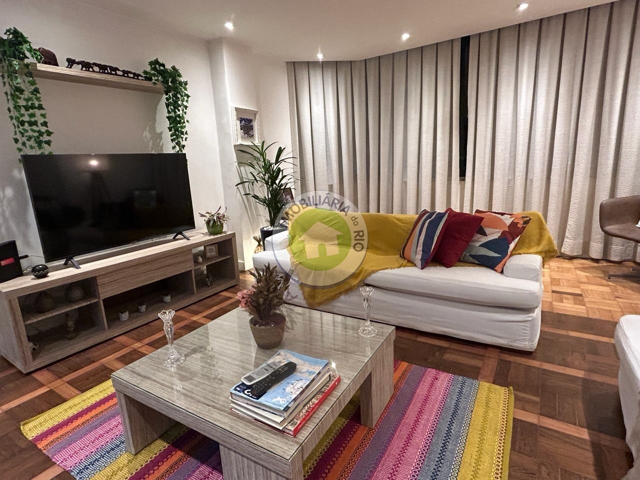 Apartamento à venda com 3 quartos, 110m² - Foto 1