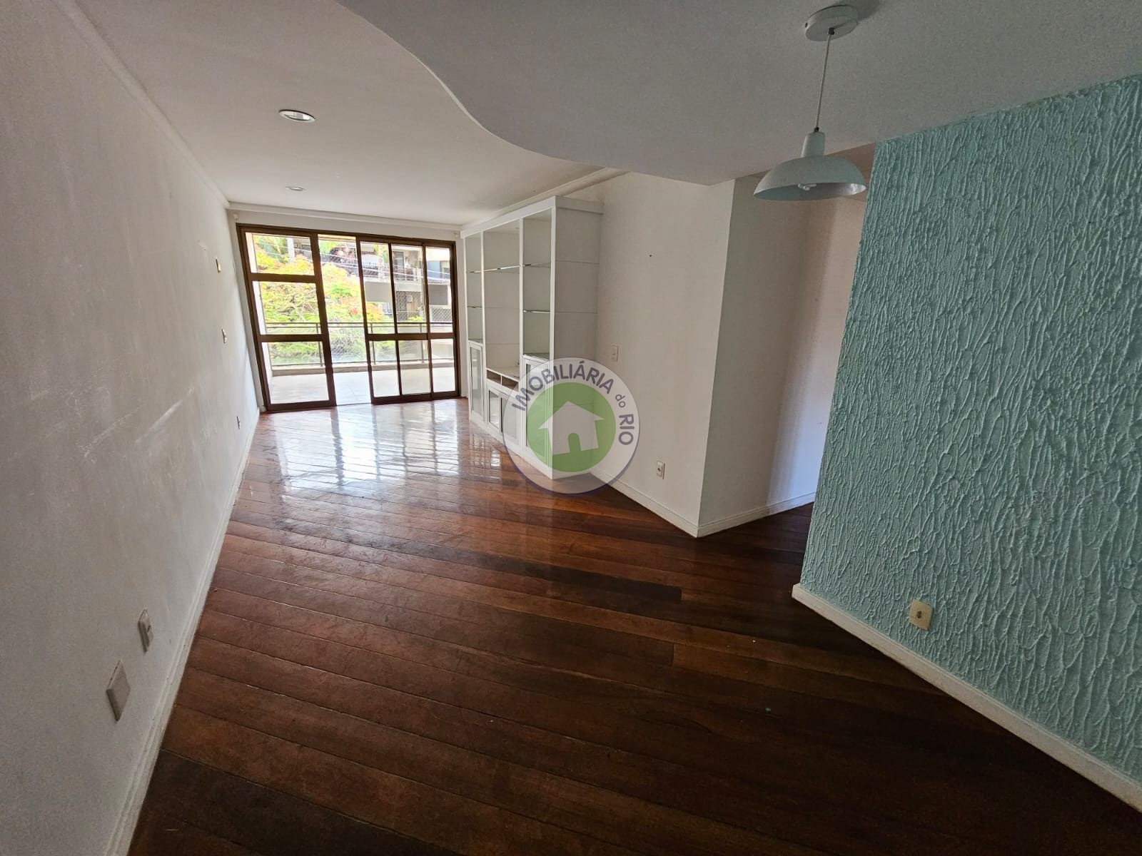 Apartamento à venda com 3 quartos, 102m² - Foto 2