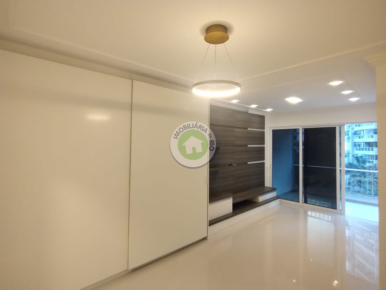 Apartamento à venda com 2 quartos, 86m² - Foto 1