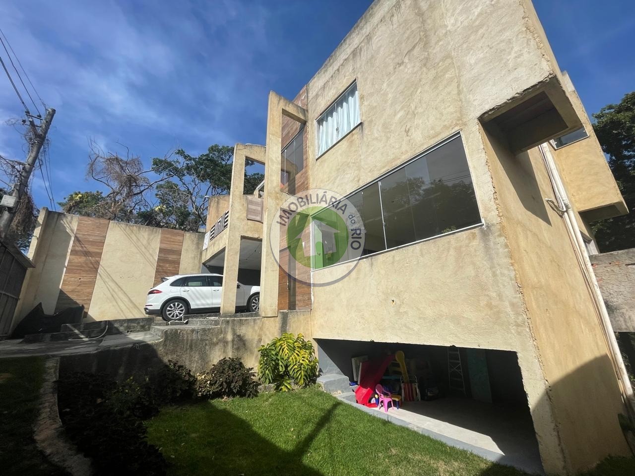 Casa à venda com 5 quartos, 390m² - Foto 1