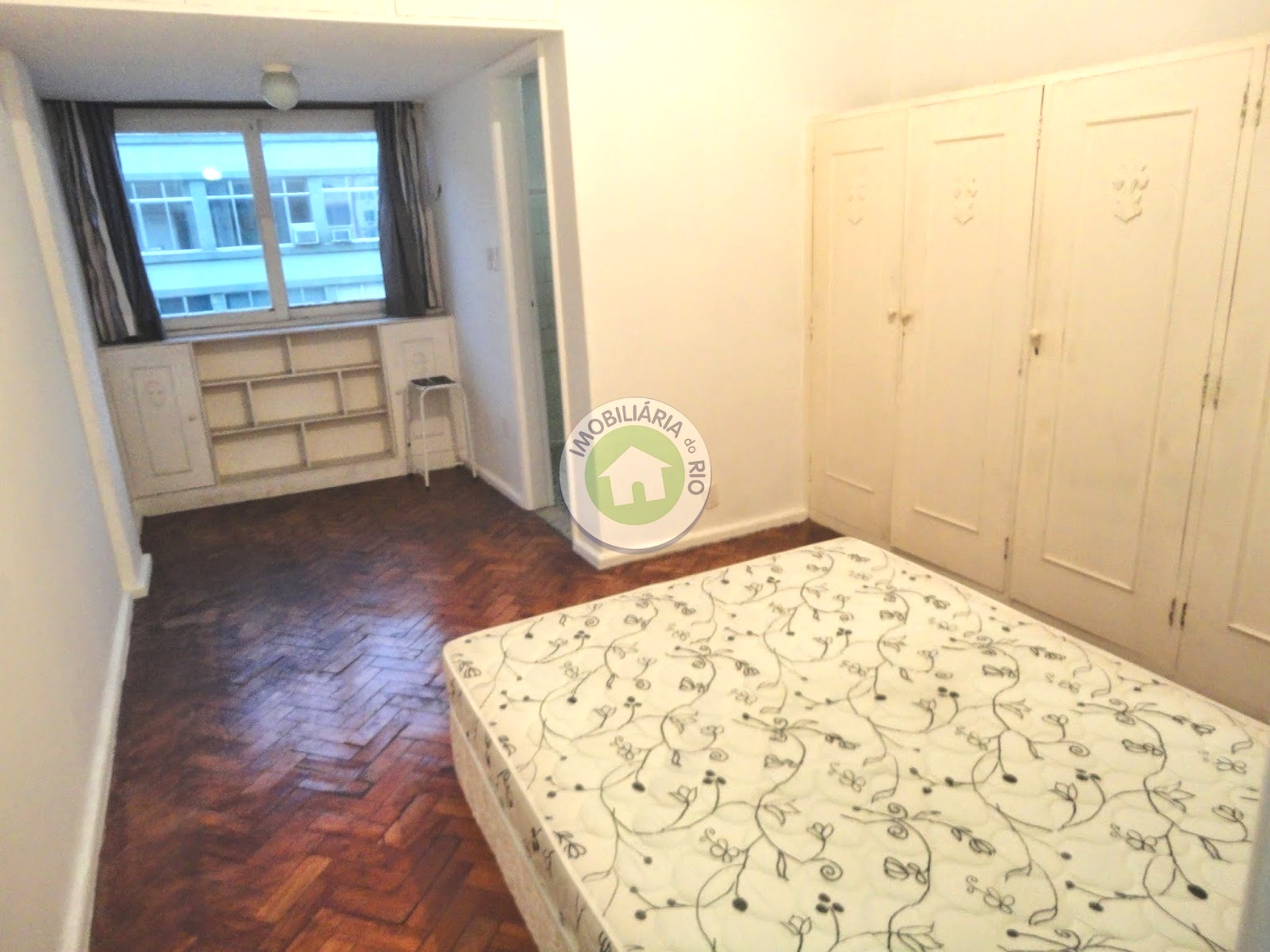 Apartamento à venda e aluguel com 1 quarto, 40m² - Foto 1