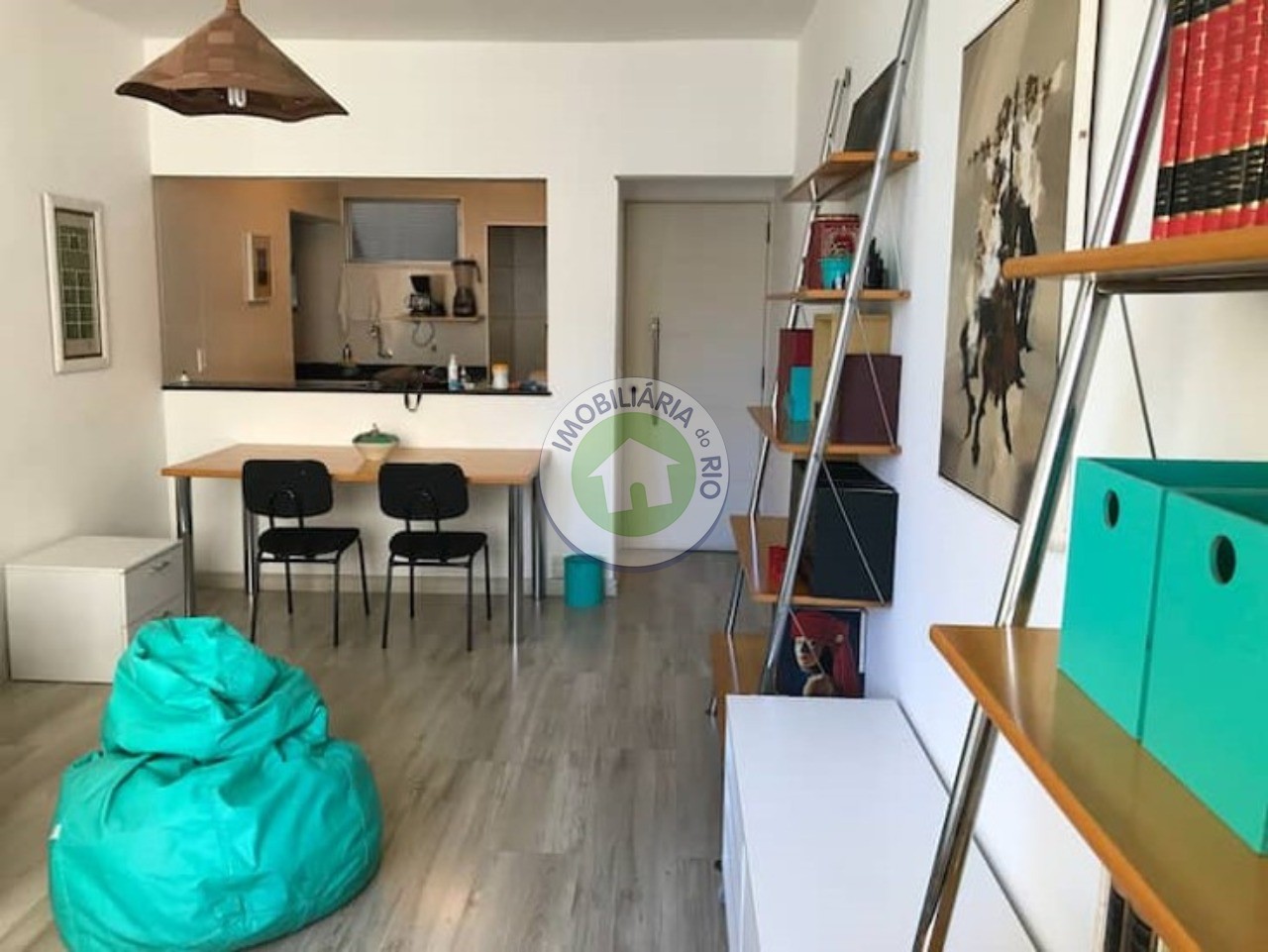 Apartamento à venda com 2 quartos, 65m² - Foto 1