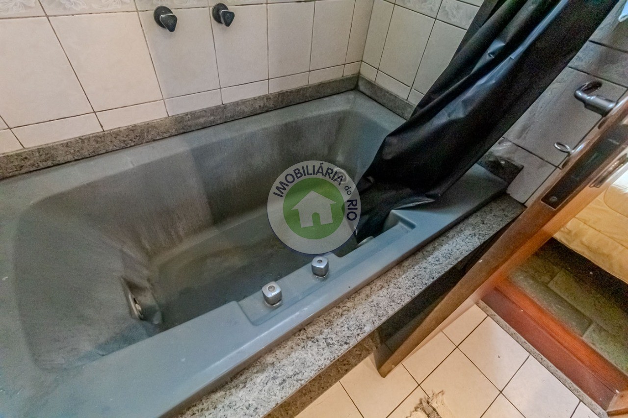 Apartamento à venda com 3 quartos, 137m² - Foto 27