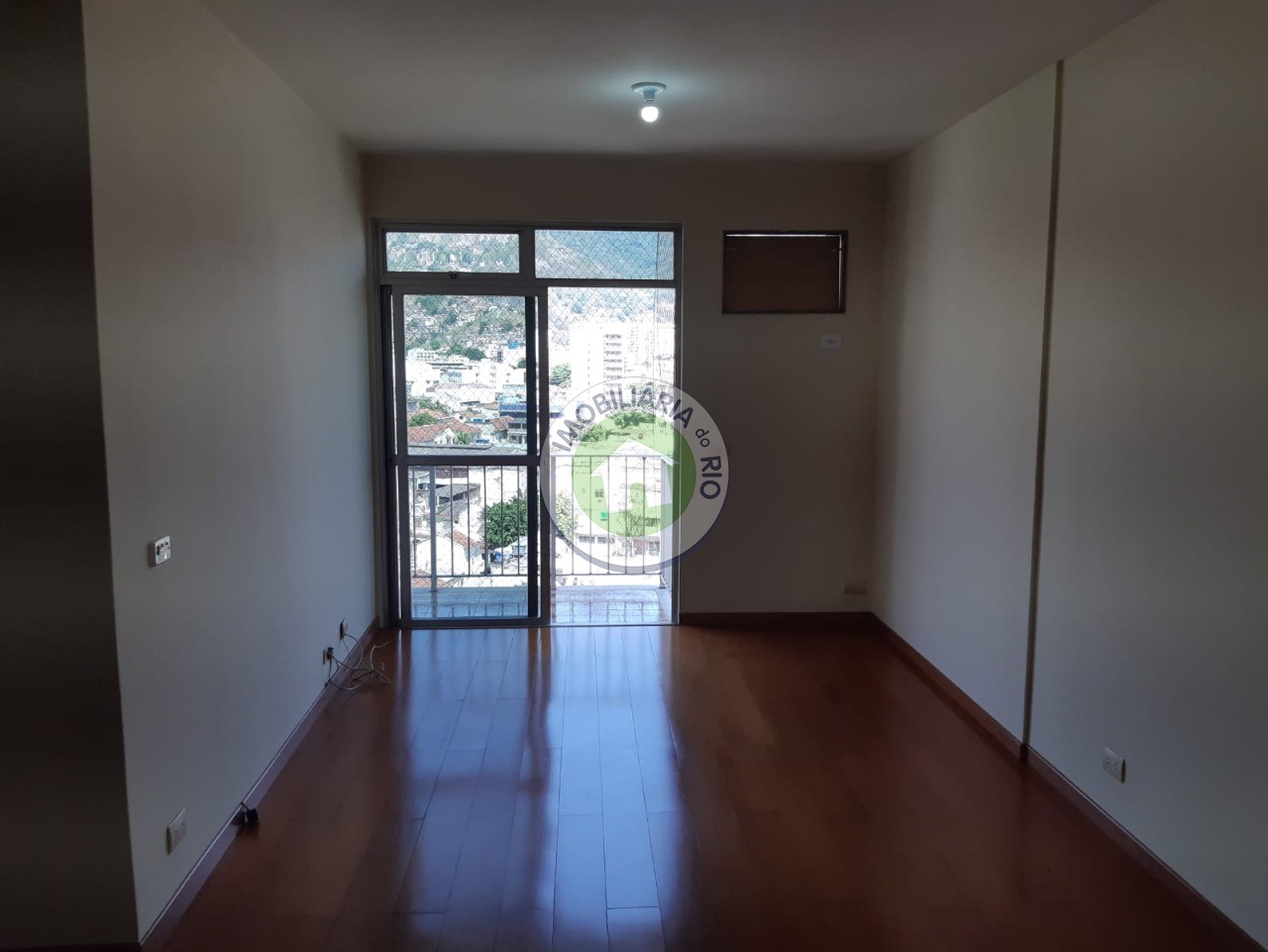 Apartamento à venda com 2 quartos, 87m² - Foto 3