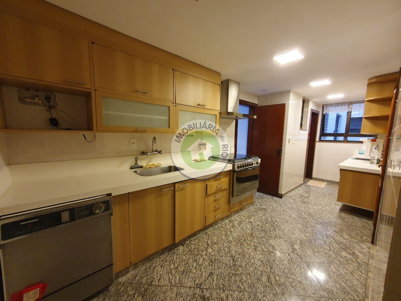 Apartamento à venda com 3 quartos, 176m² - Foto 27