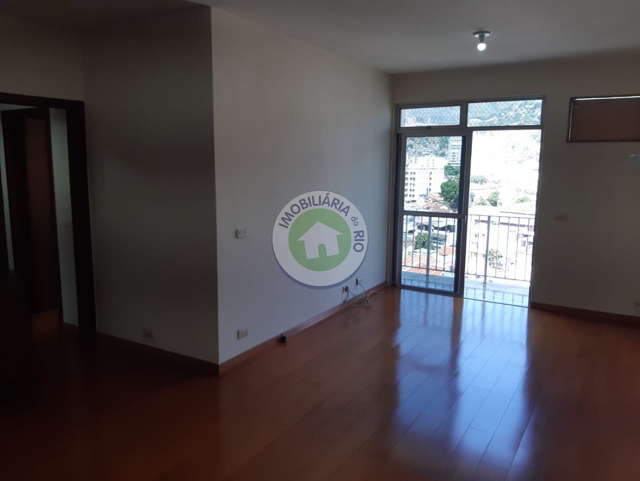 Apartamento à venda com 2 quartos, 87m² - Foto 1