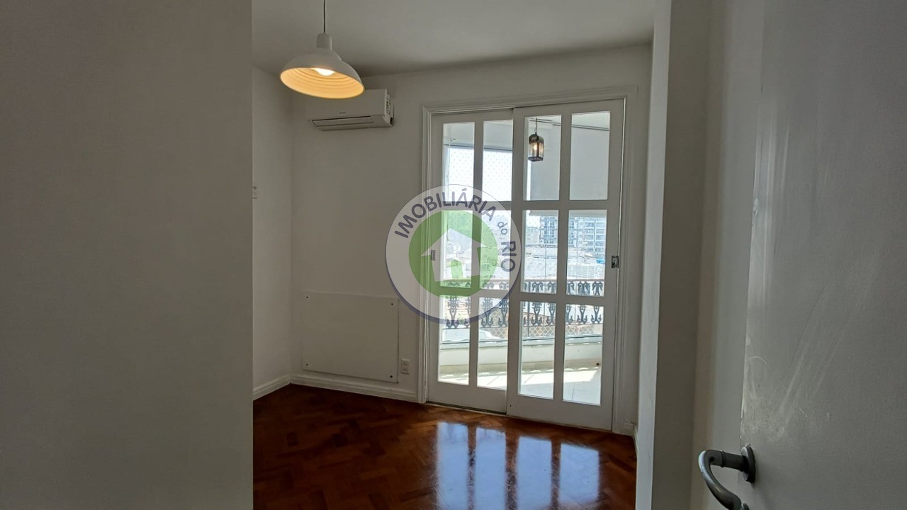 Apartamento à venda com 4 quartos, 160m² - Foto 13