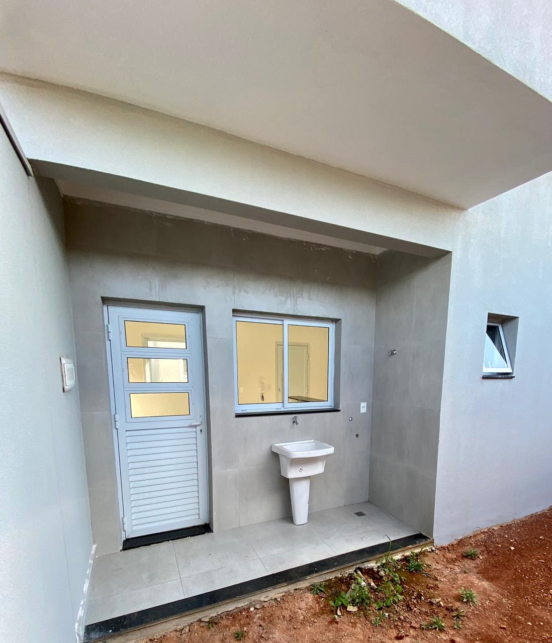 Casa à venda com 2 quartos, 71m² - Foto 9