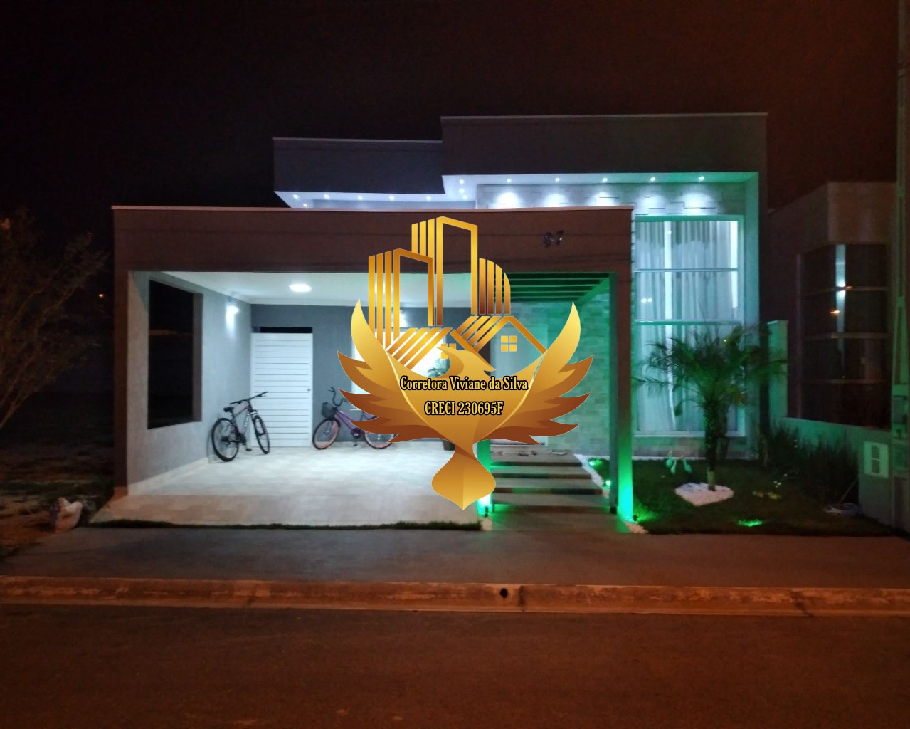 Casa à venda com 3 quartos, 300m² - Foto 1