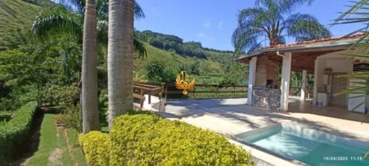 Chácara à venda com 2 quartos, 1400m² - Foto 2