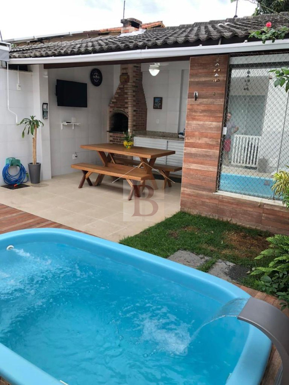 Casa à venda com 4 quartos, 200m² - Foto 2