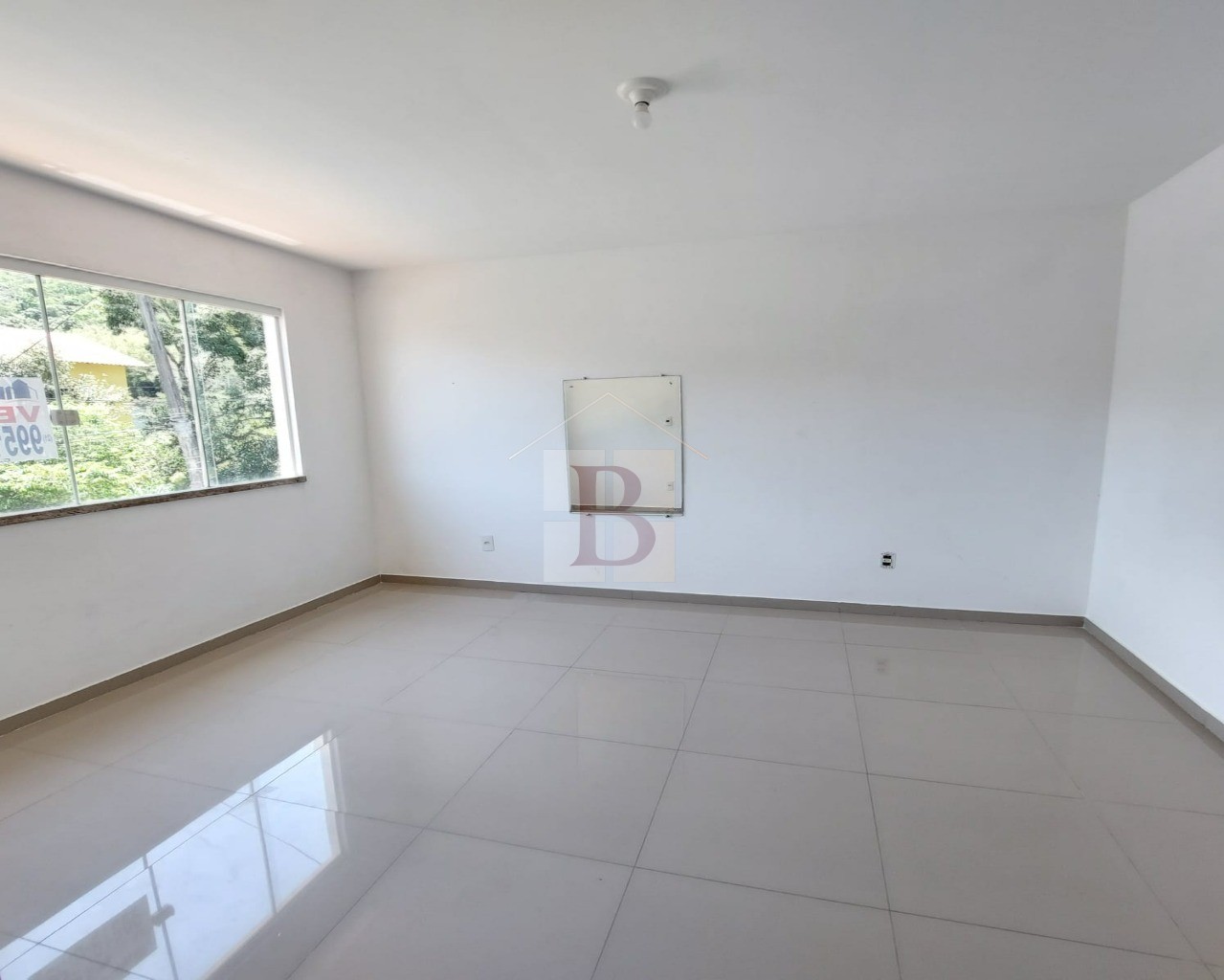 Casa à venda com 3 quartos, 110m² - Foto 2