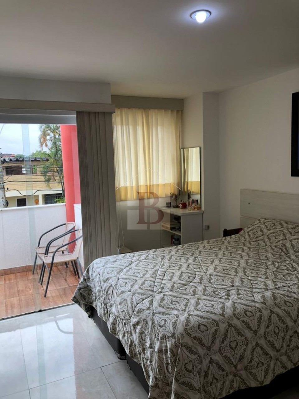 Casa à venda com 4 quartos, 200m² - Foto 16