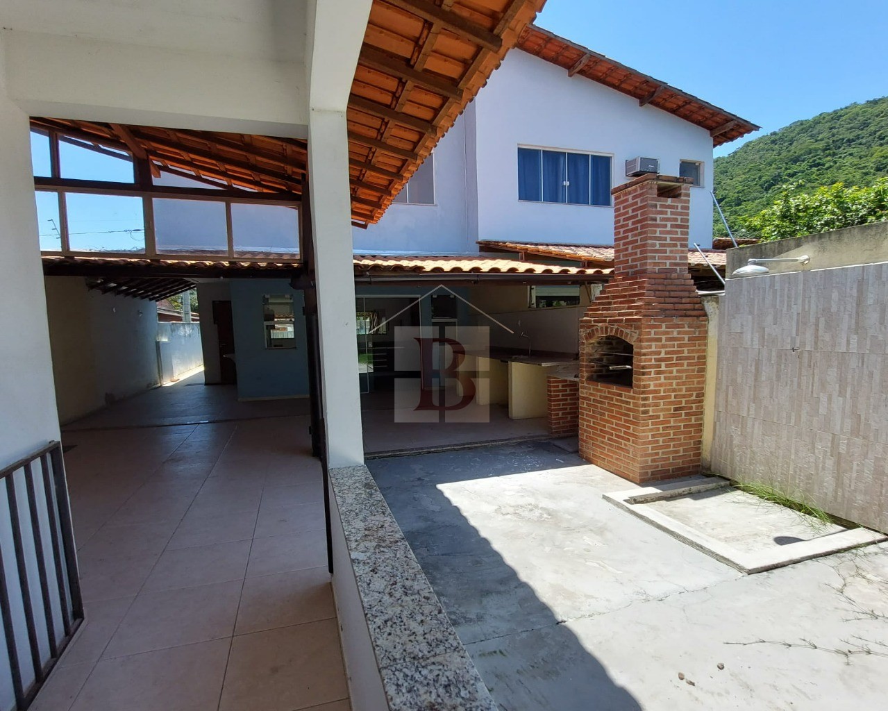 Casa à venda com 3 quartos, 110m² - Foto 25