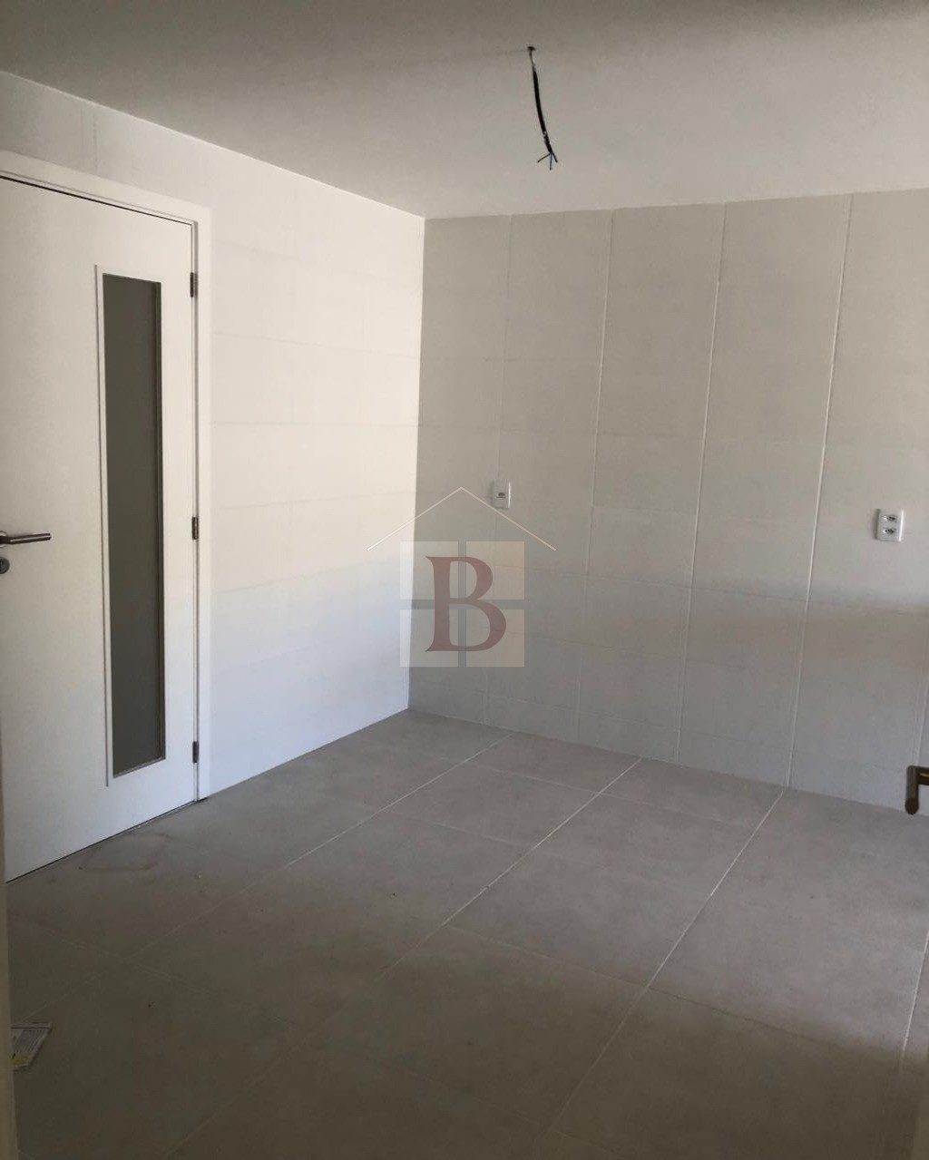 Apartamento à venda com 5 quartos, 174m² - Foto 2