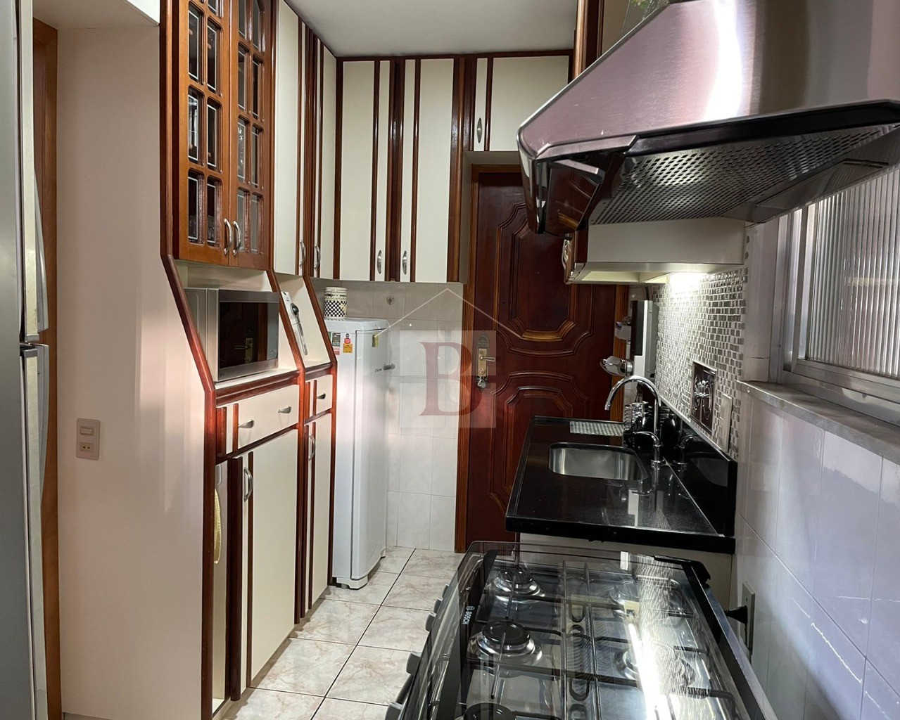 Apartamento à venda com 2 quartos, 70m² - Foto 10