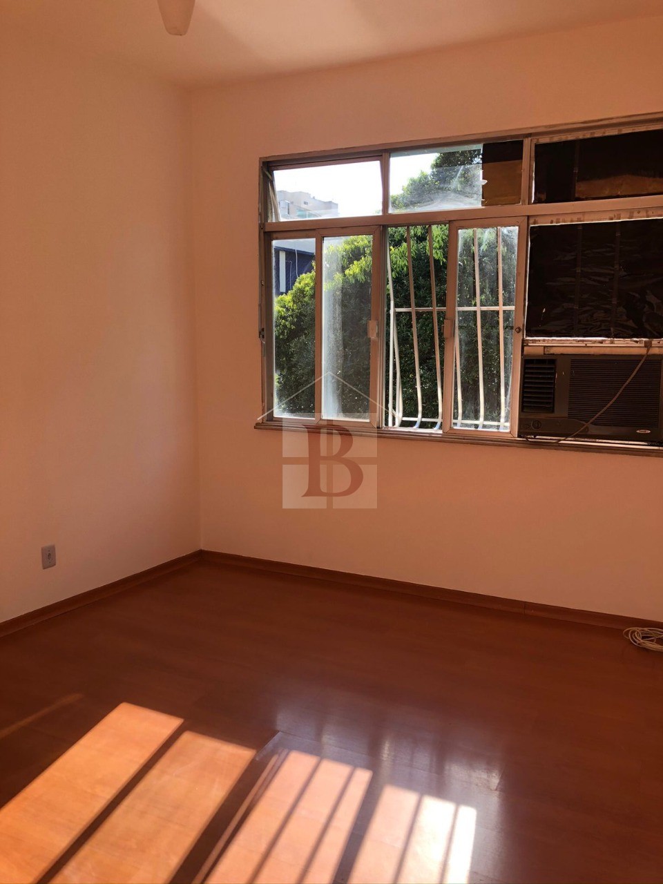 Apartamento à venda com 3 quartos, 144m² - Foto 3