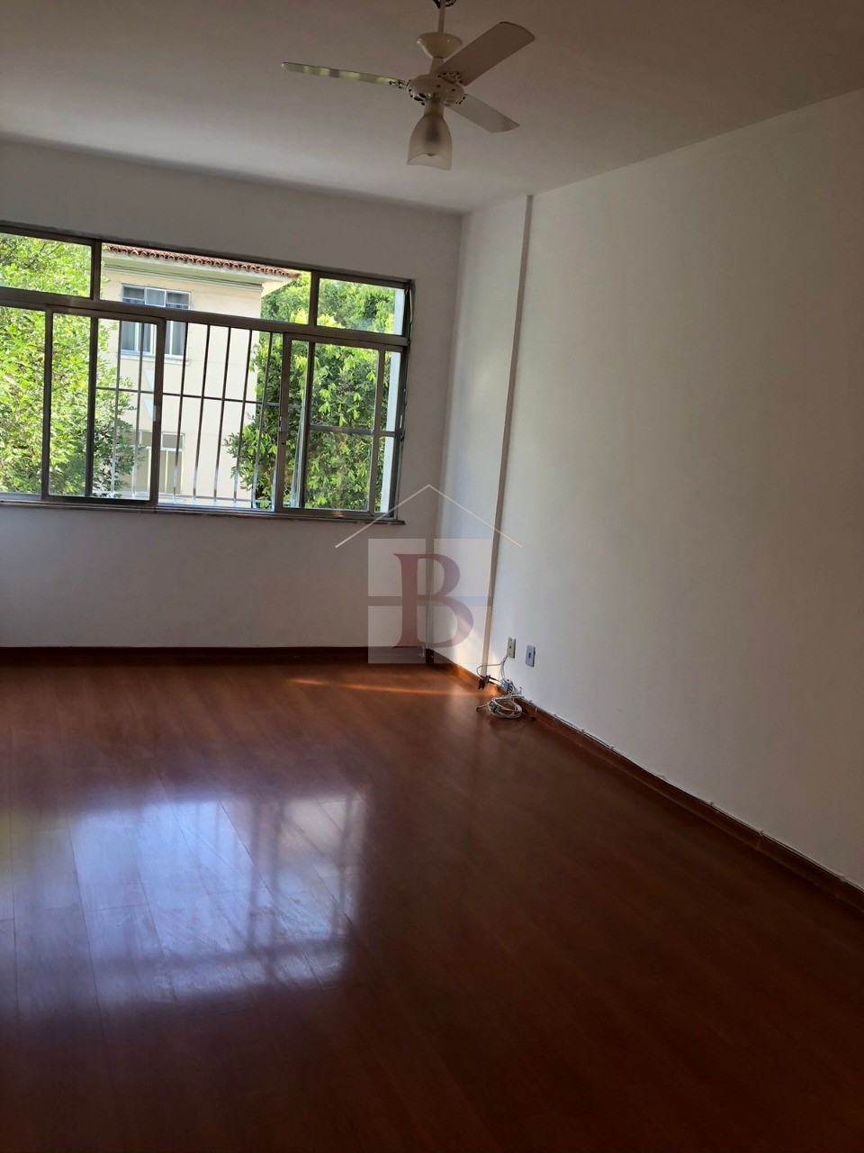 Apartamento à venda com 3 quartos, 144m² - Foto 2