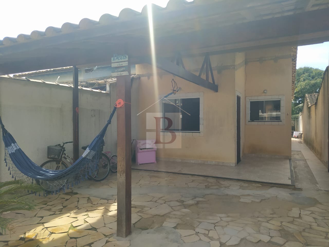 Casa à venda com 2 quartos, 240m² - Foto 1