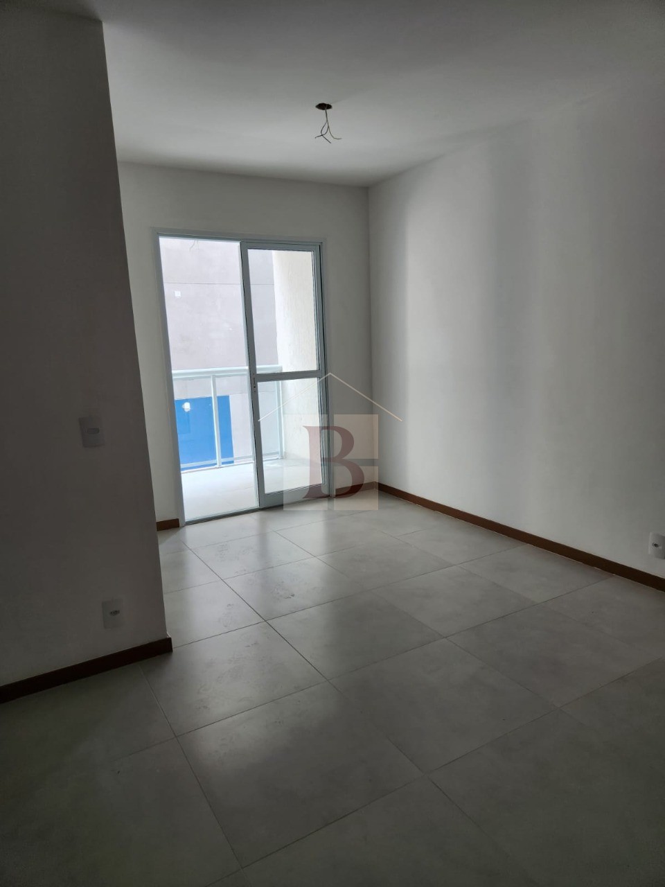 Apartamento à venda com 3 quartos, 76m² - Foto 2