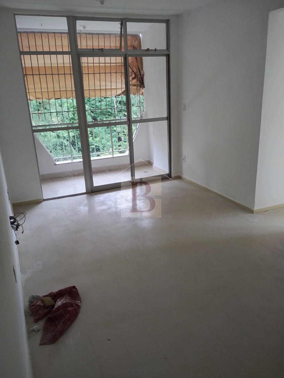 Apartamento à venda com 2 quartos, 77m² - Foto 2