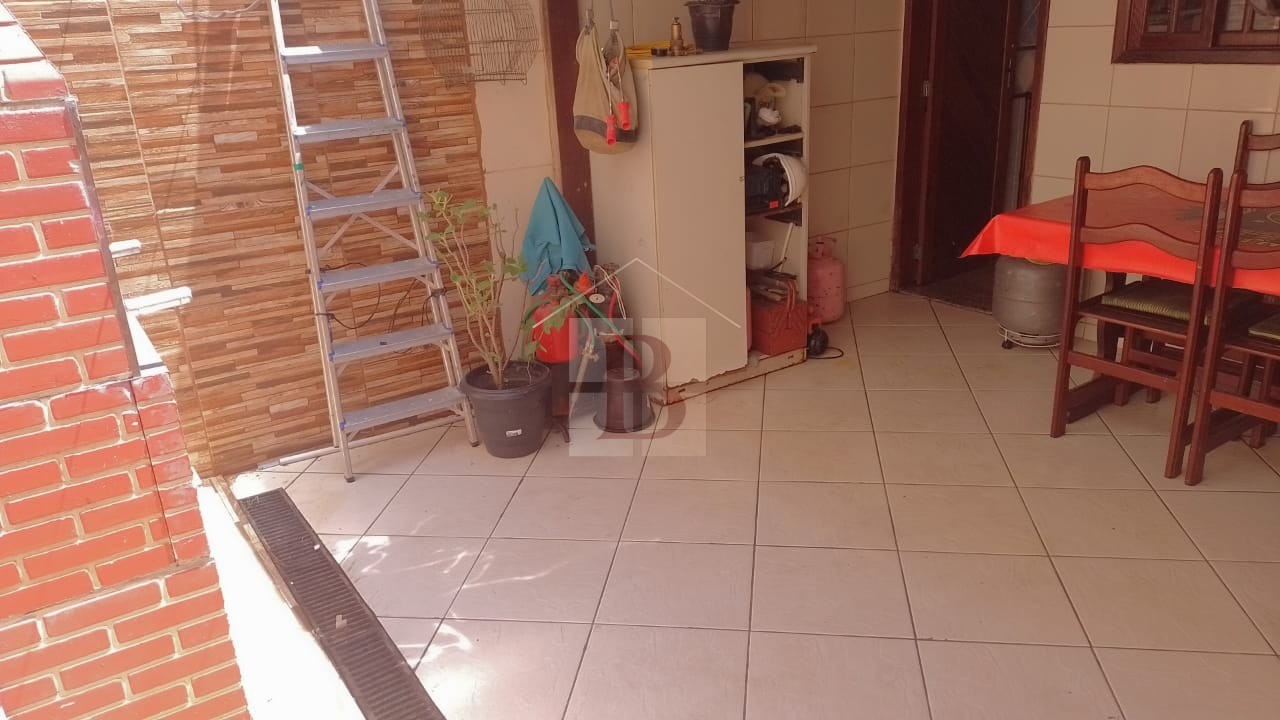 Casa à venda com 2 quartos, 120m² - Foto 25