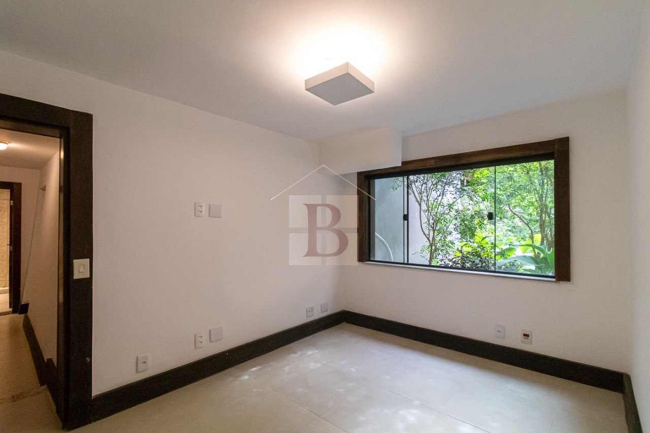 Casa à venda com 5 quartos, 384m² - Foto 17