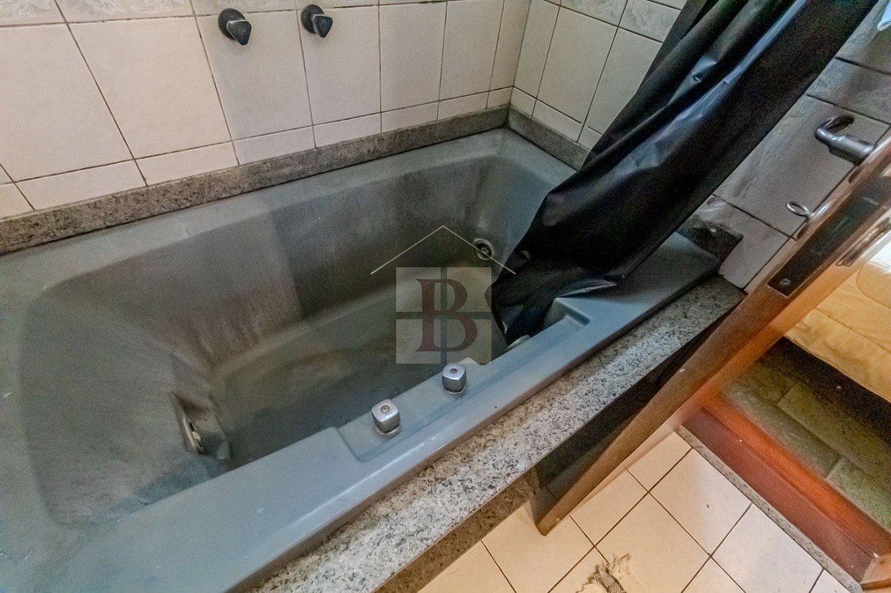 Apartamento à venda com 3 quartos, 137m² - Foto 23