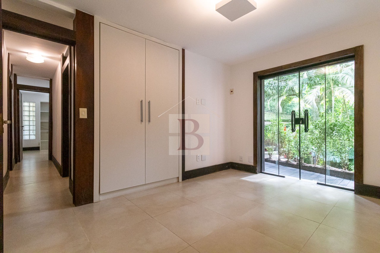 Casa à venda com 5 quartos, 384m² - Foto 20