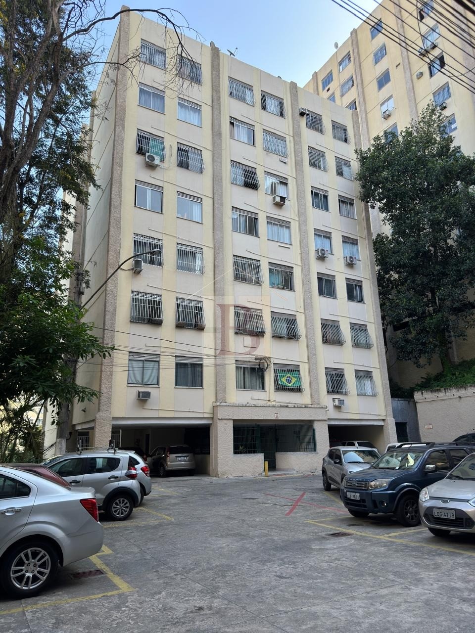 Apartamento à venda com 2 quartos, 70m² - Foto 1