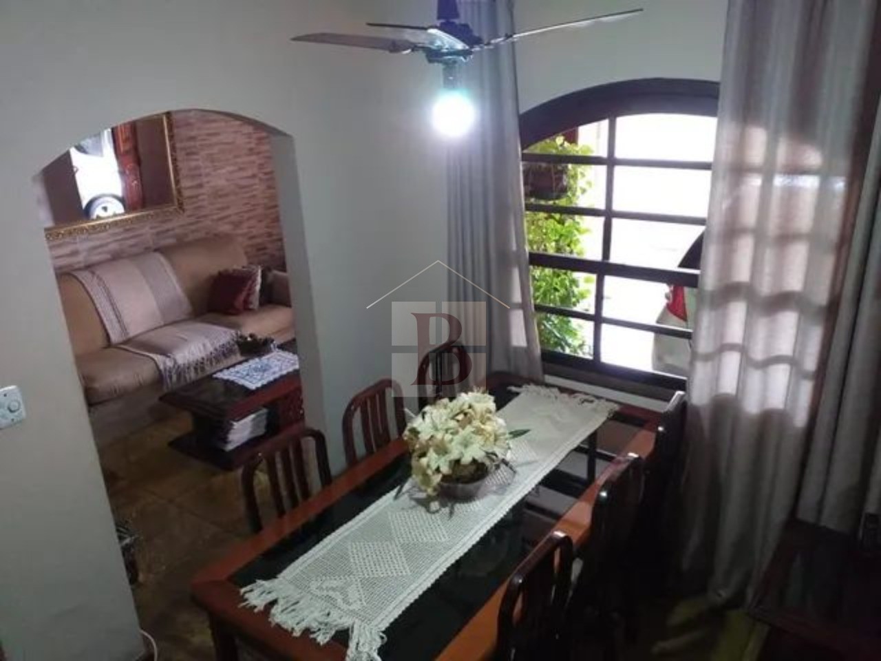 Casa à venda com 3 quartos, 210m² - Foto 5