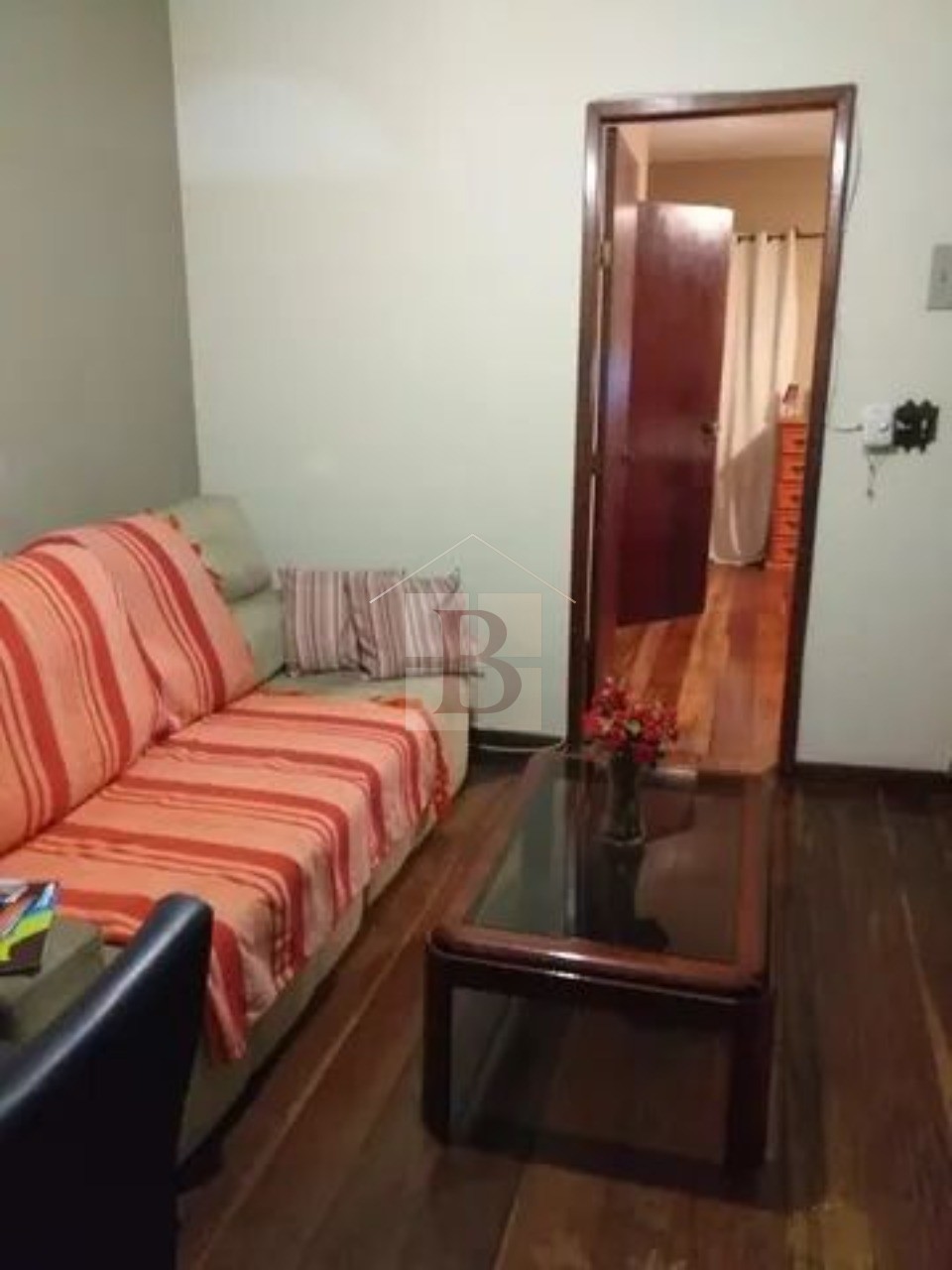 Casa à venda com 3 quartos, 210m² - Foto 4