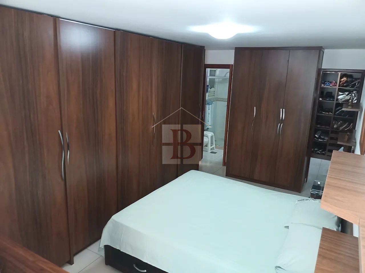 Apartamento à venda com 4 quartos, 243m² - Foto 9