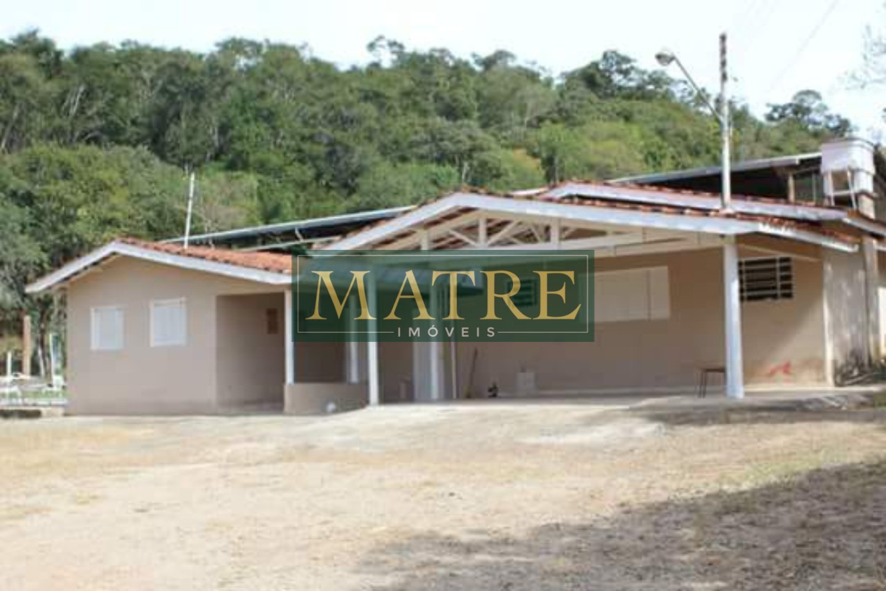 Chácara à venda com 4 quartos, 600m² - Foto 2