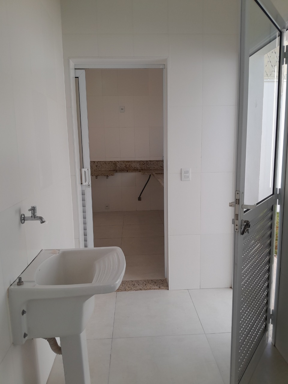 Casa à venda com 3 quartos, 114m² - Foto 14