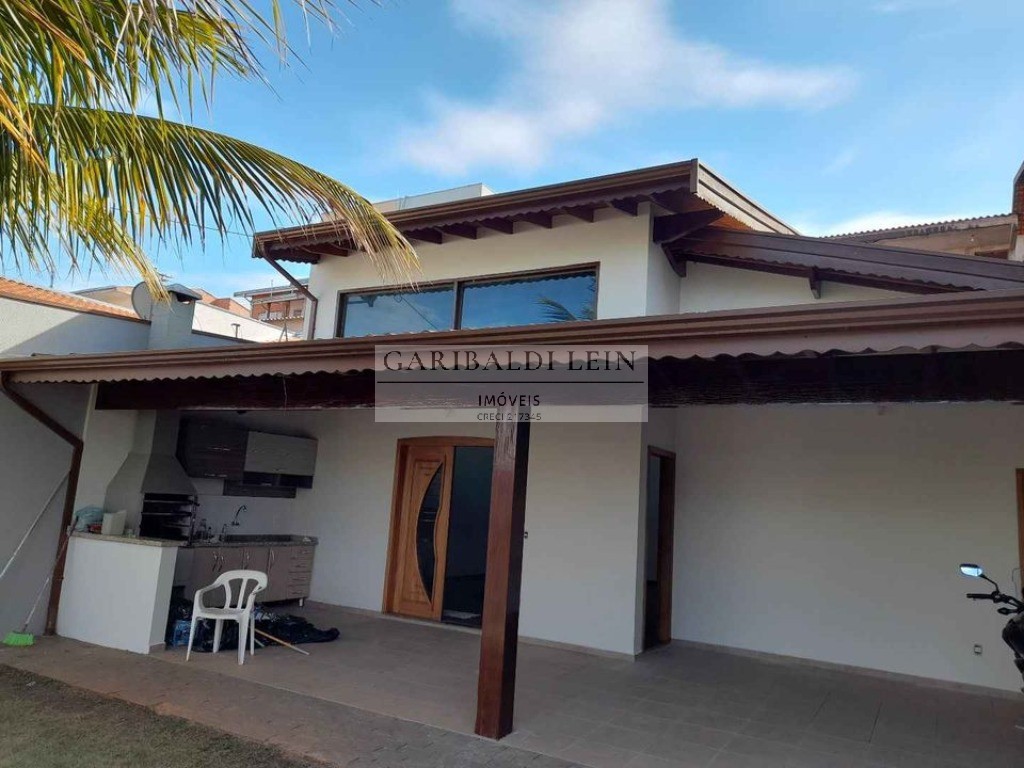 Casa à venda com 2 quartos, 250m² - Foto 1