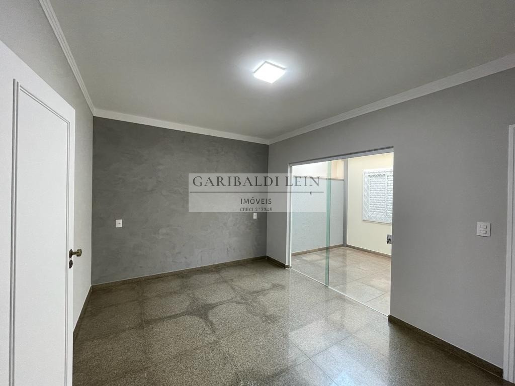 Casa à venda com 3 quartos, 166m² - Foto 4