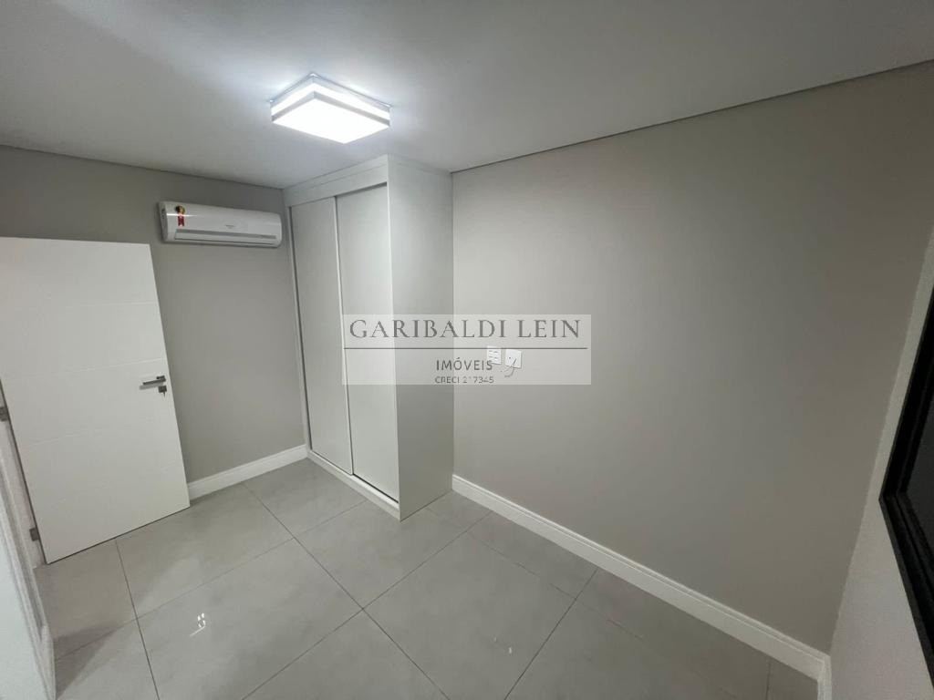 Casa para alugar com 5 quartos, 310m² - Foto 23