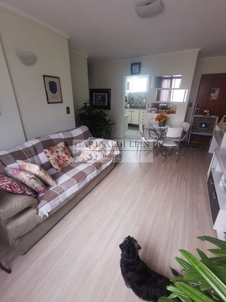 Apartamento à venda com 2 quartos, 74m² - Foto 2