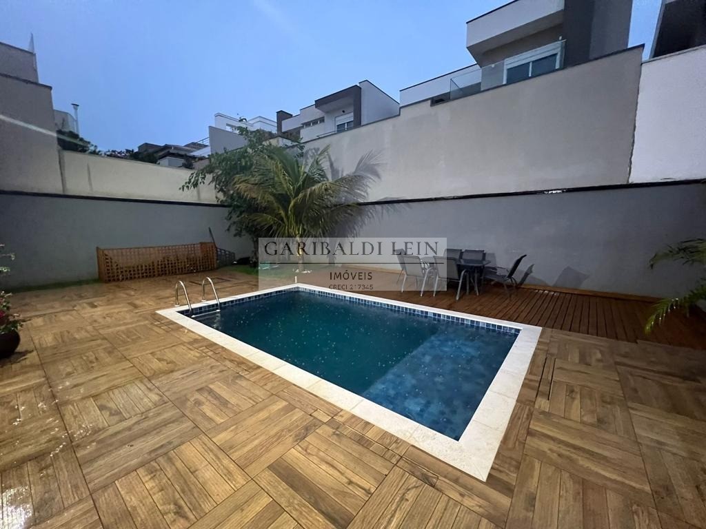 Casa para alugar com 5 quartos, 310m² - Foto 27