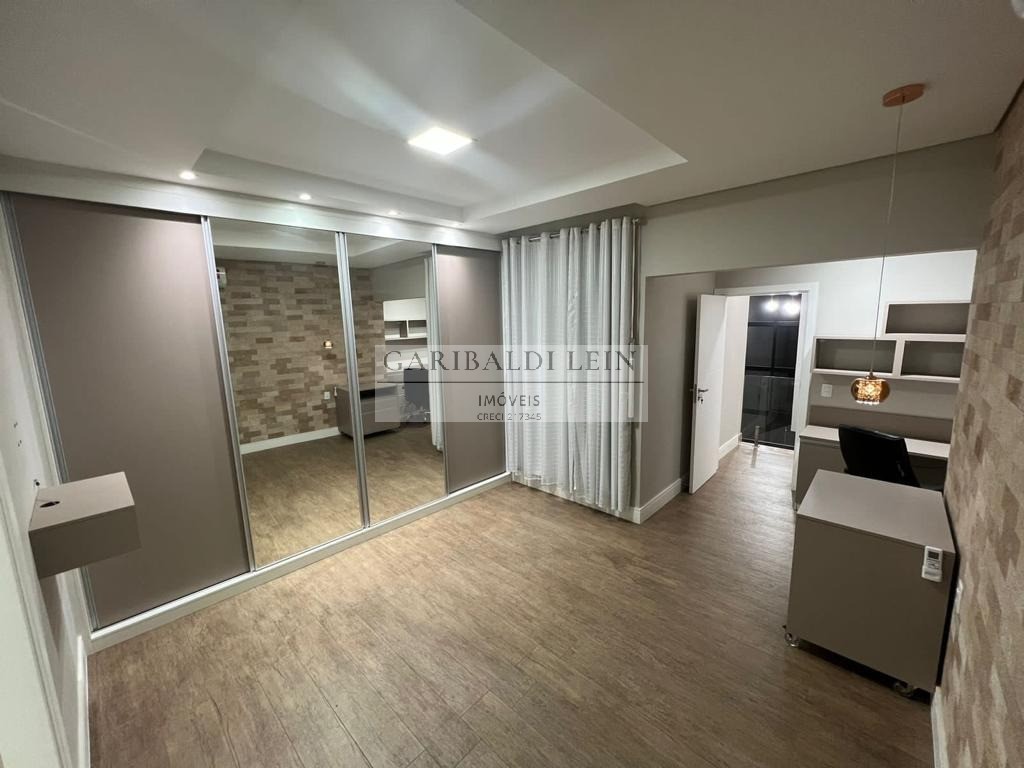 Casa para alugar com 5 quartos, 310m² - Foto 16