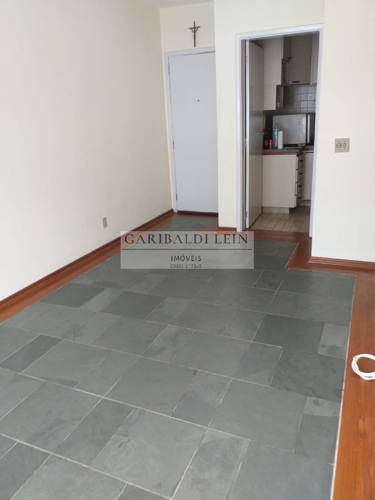 Apartamento à venda com 3 quartos, 77m² - Foto 4