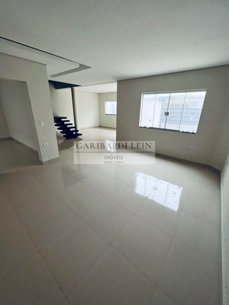 Casa à venda com 3 quartos, 153m² - Foto 1