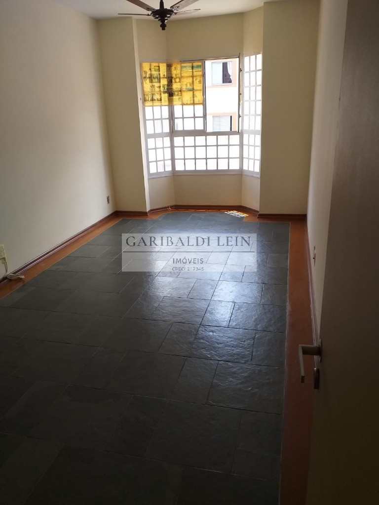 Apartamento à venda com 3 quartos, 77m² - Foto 1