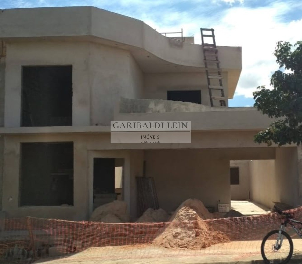 Casa à venda com 3 quartos, 200m² - Foto 2