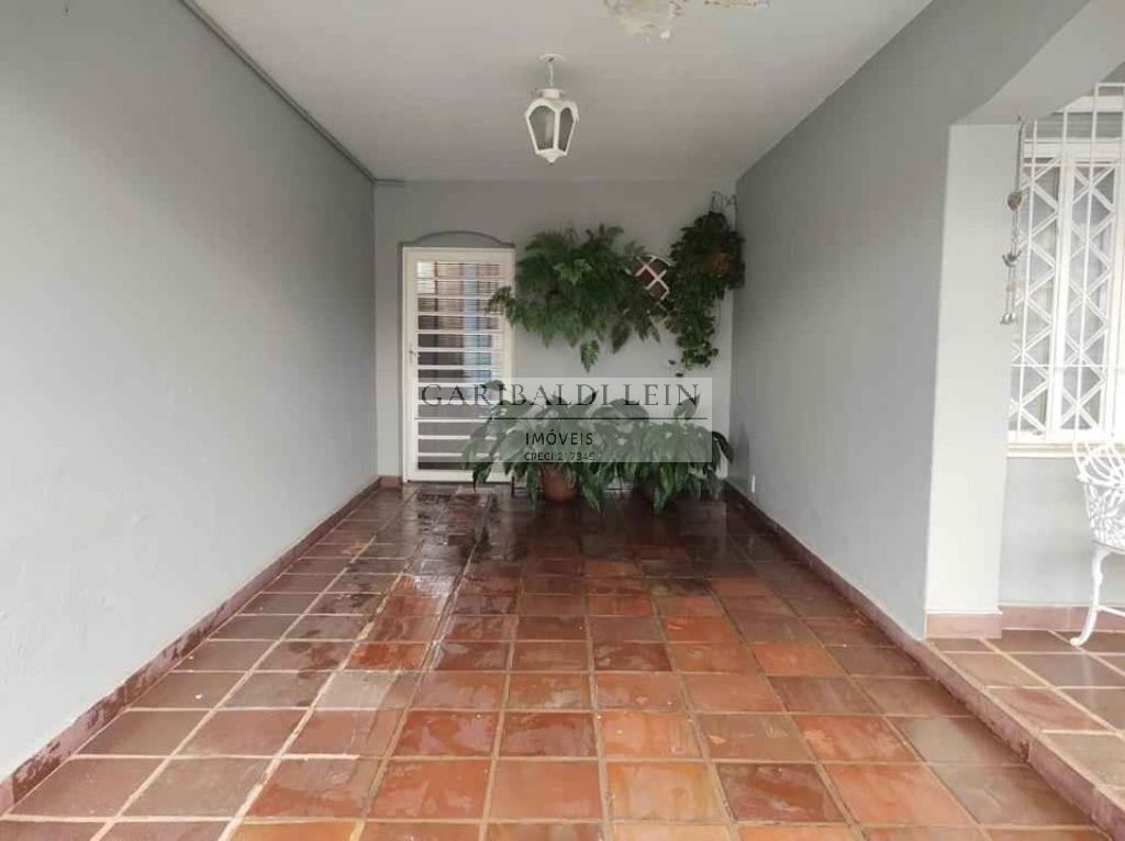 Casa à venda com 3 quartos, 331m² - Foto 3